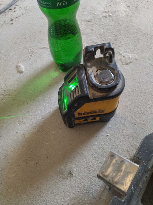 Лазерен нивелир DeWalt