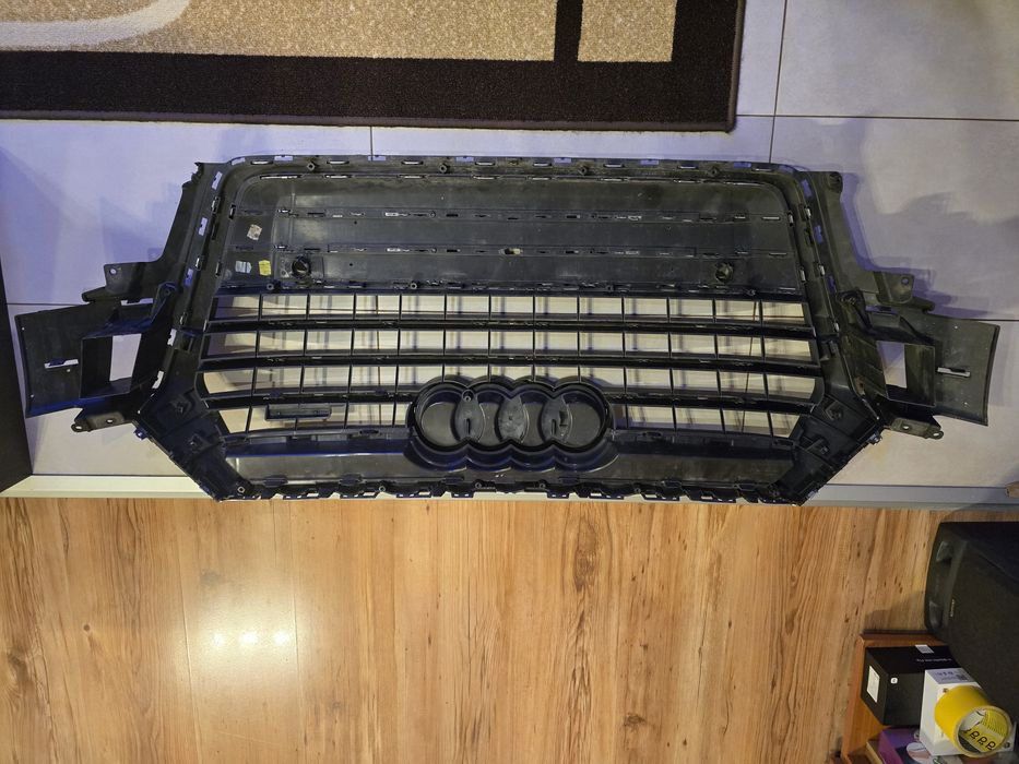 Предна маска Audi Q7