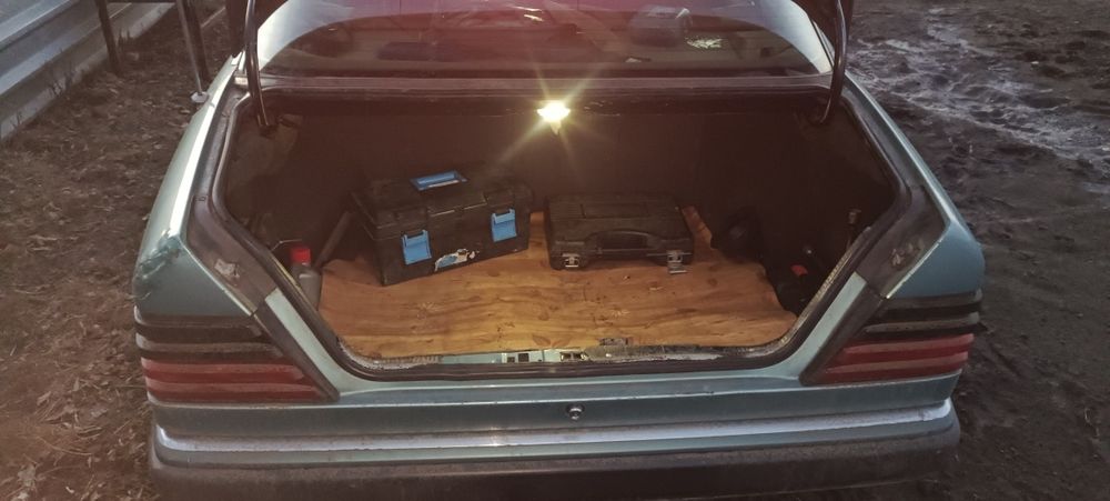 Продам мерседес 124