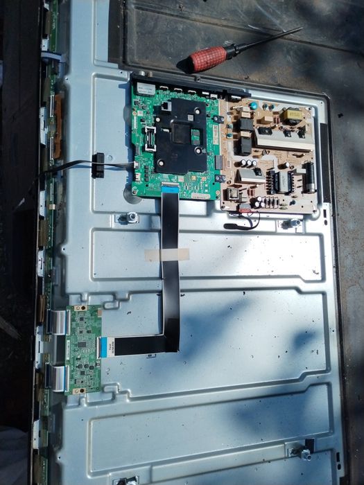 Plăci din UE65AU7092U