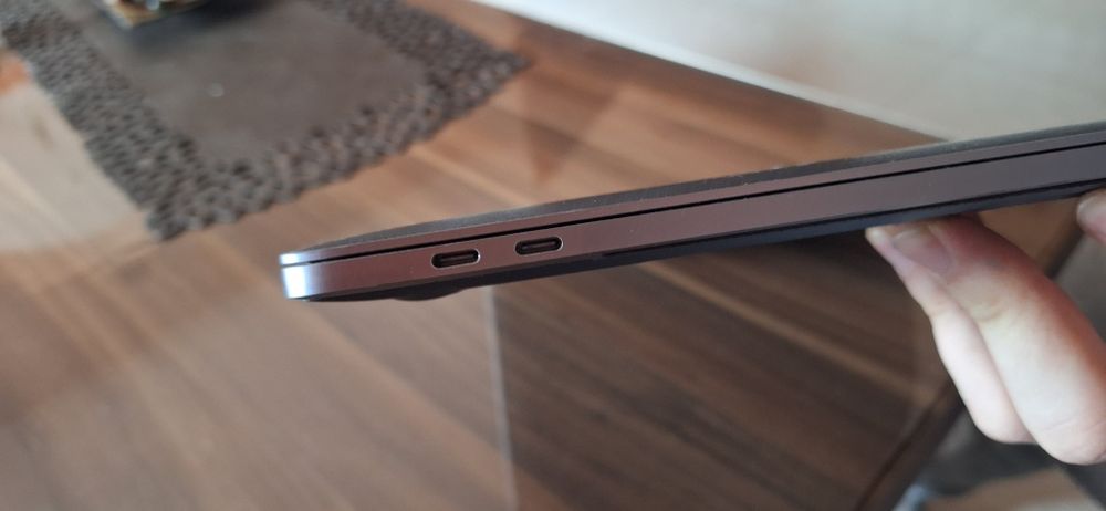 Macbook pro (15-inch, 2016)