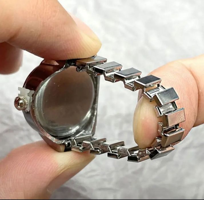 Продаю оригинальные часы - кольцо