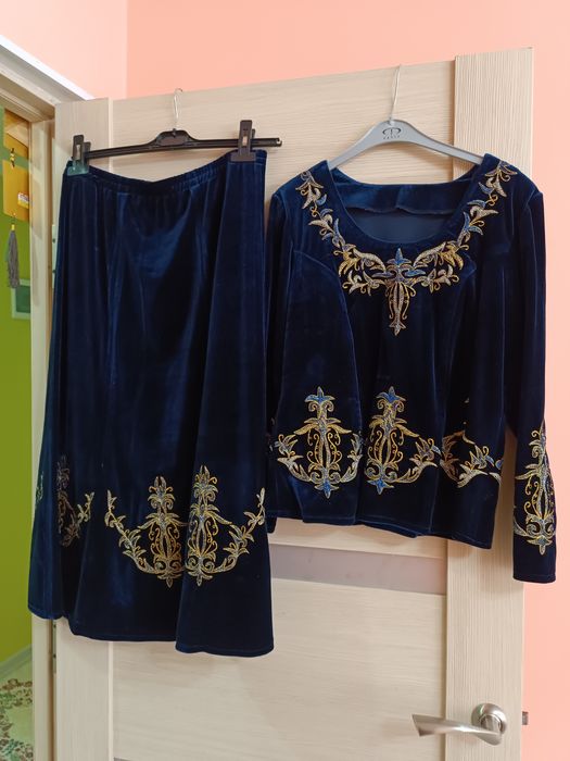 Костюм национальный женский