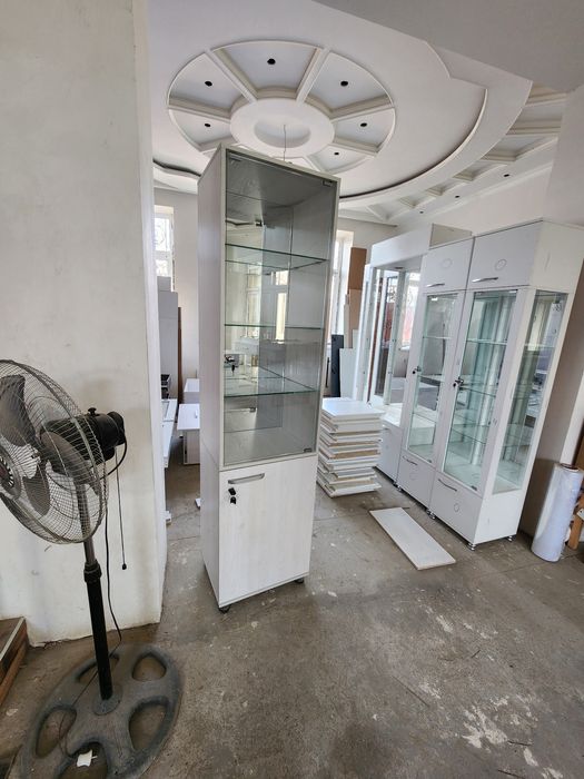 Витрина для салон красоты