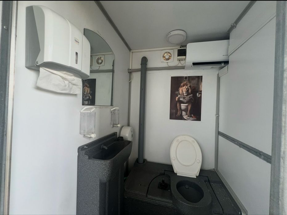 Toaletă mobilă de lux – cu aer condiționat și încălzire – 1800 lei/zi