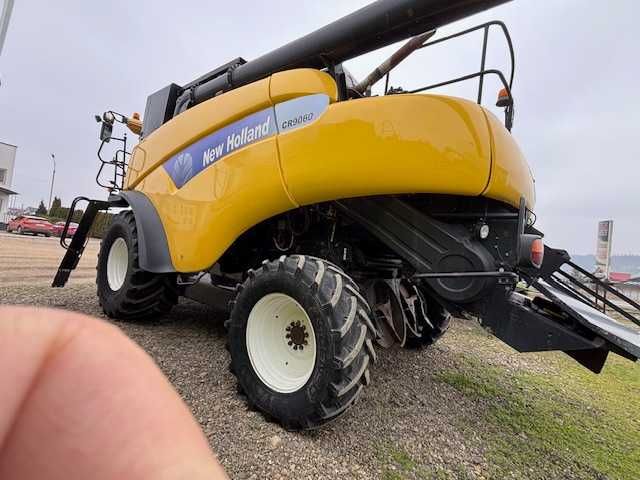 Combina agricola NEW HOLLAND CR9060