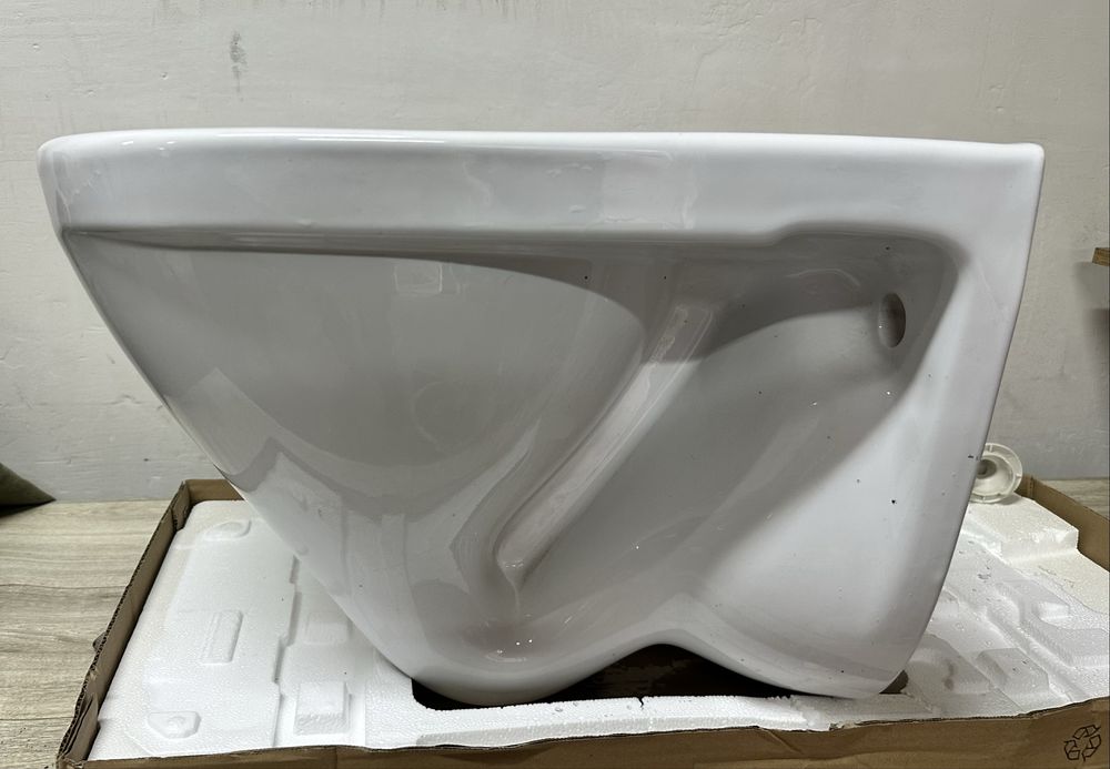 Продам подвесной унитаз