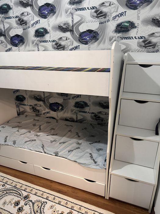 Кровать двухъярусная