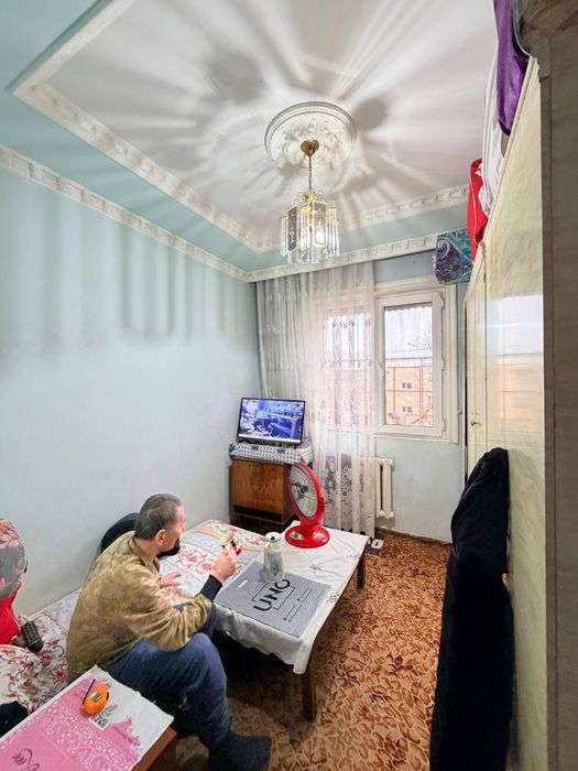 Srochna Yunusobod Alfraganus 7-kvartal 4 xonali uy sotiladi!