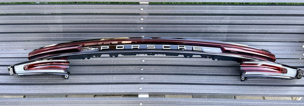 Set lampi spate Porsche Cayenne 9YA 9Y0 Lampa spate centrala Porsche semnal dinamic