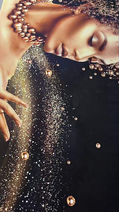 Tablou canvas modern – portret femeie elegantă cu auriu (80x40 cm)