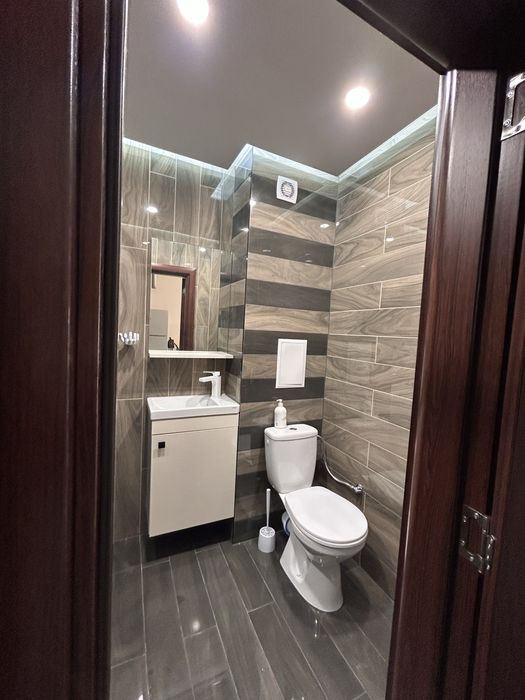 Дава се под наем Едностаен апартамент в София, Център - 35 кв.м за 115000 € - Снимка #2