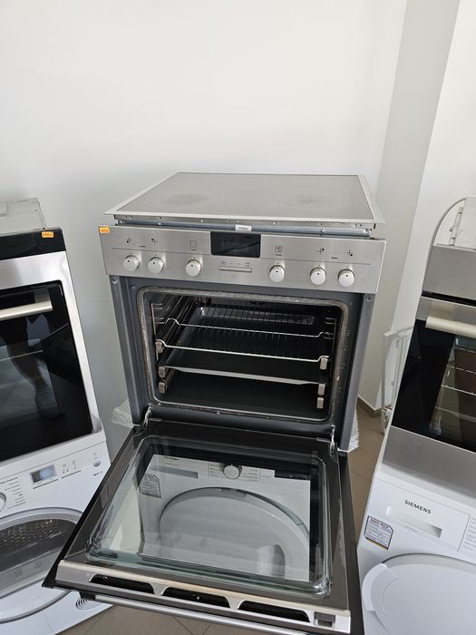 Фурна за вграждане с керамичен плот  SIEMENS