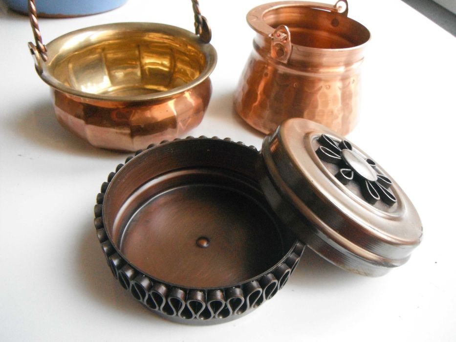 Пепелници, месингово съдче, медна кутийка