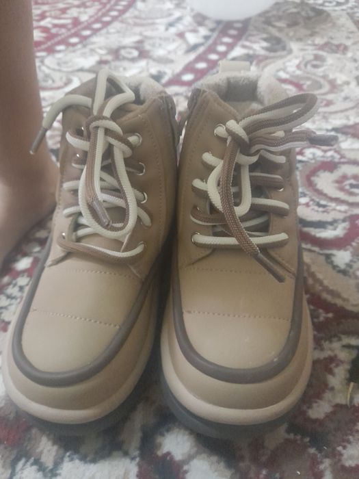 Bolalar oyoq kiyimi yangi rassiyadan olib kelganman  kichik kelgani sa