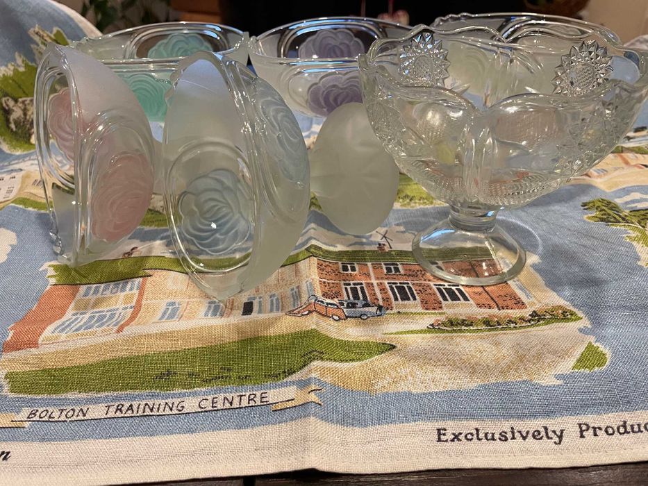 Чаши за мелба и купички