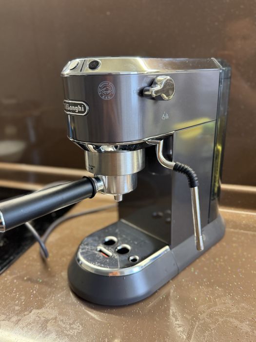 Кафемашина DeLonghi Dedica Arte EC885.GY