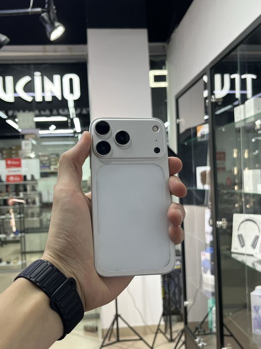 Айфон 11 в корпусе 17 Pro
