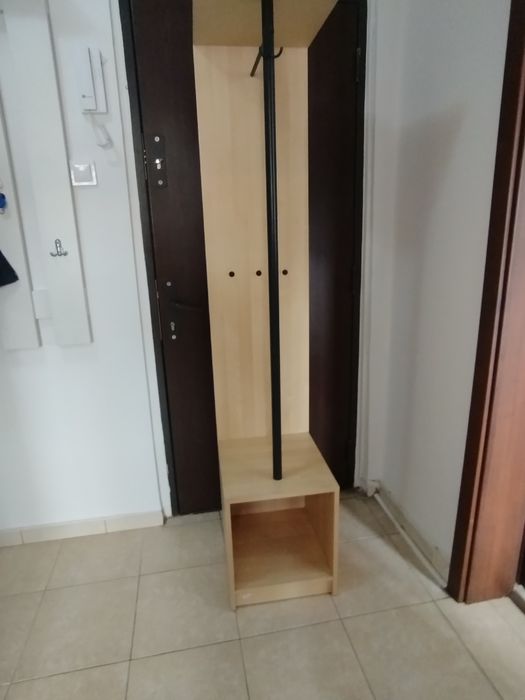Cuier solid,  stare perfecta, aproape nou