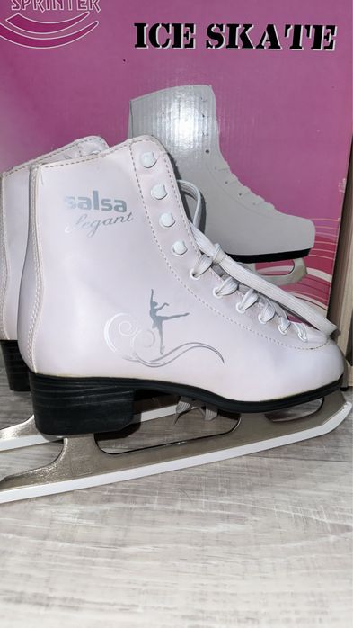 Продам коньки фигурные