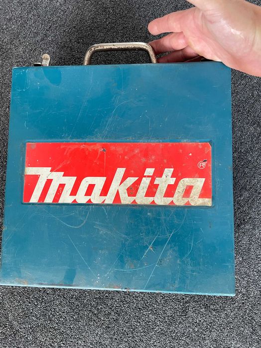 MAKITA JN3200 РЕЗАЧКА за стомана и алуминии с вграден дебеломер 3.2мм