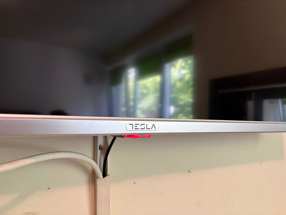 TV Tesla 100 cm Full HD