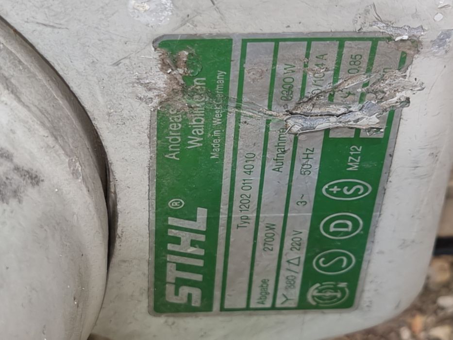 Două drujbe profesionale Stihl foarte rare în stare de funcționare!