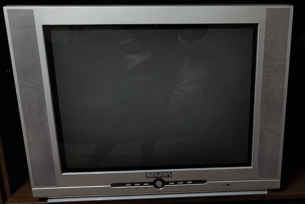 Телевизор SEVEN б/у