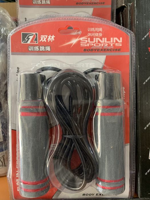 Боксерские перчатки.