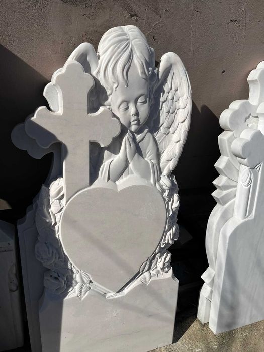 Execut monumente funerare
