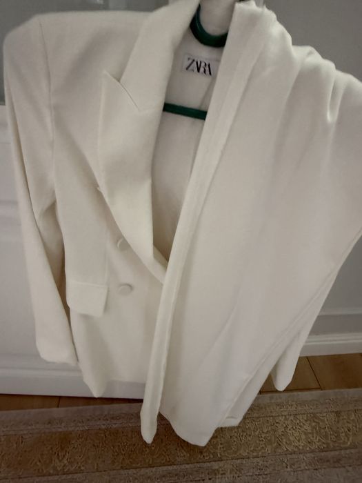 Продам костюм от зары размер хс