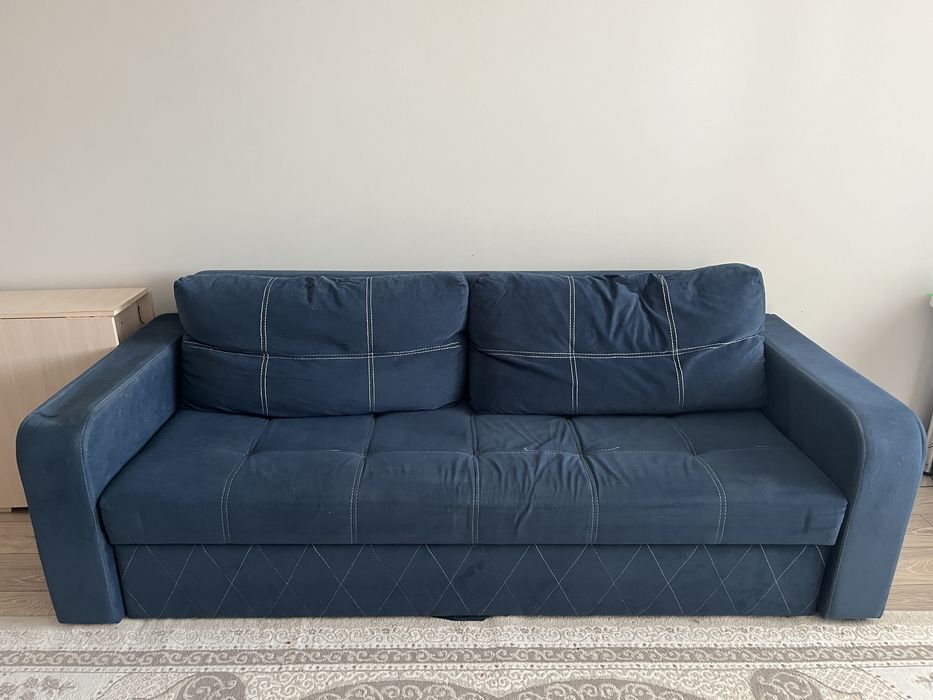 Продам хороший диван.