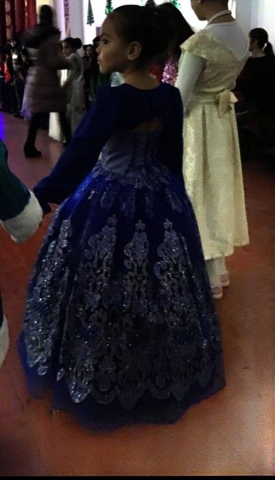 Нарядное платье для девочки 8-10 лет