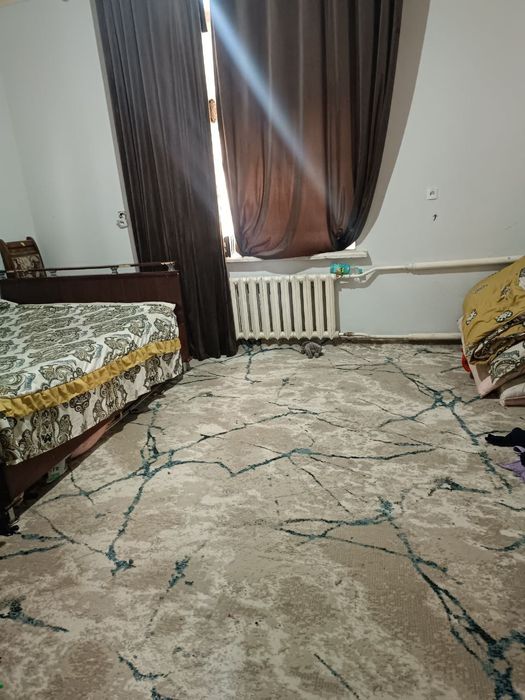 Xovli sotiladi. Eski shahar bozor yonida