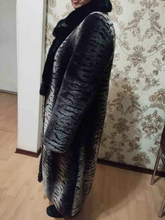 Женская шуба мутон