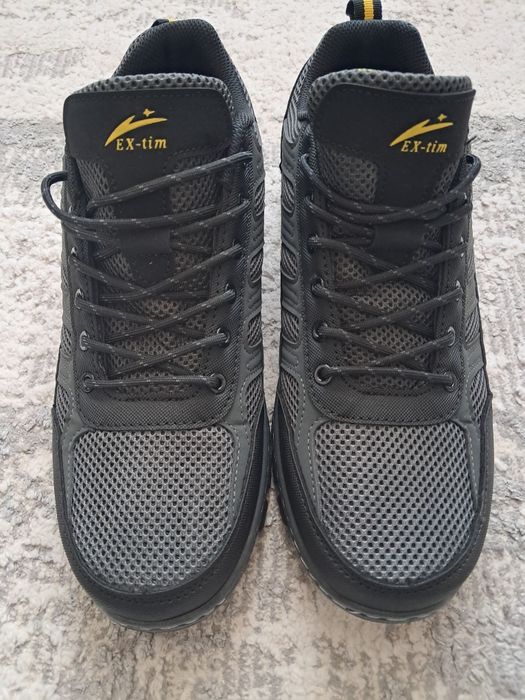 Продам кроссовки