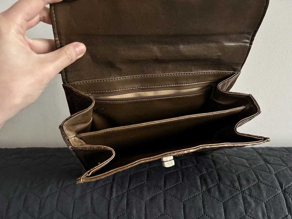 Дамска чанта от крокодилска кожа