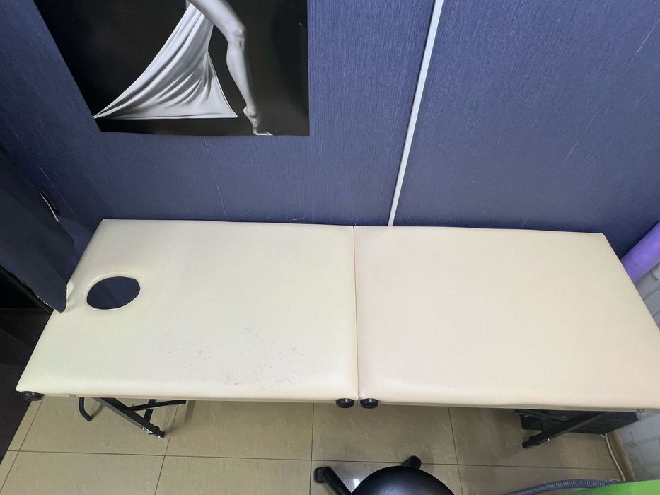 Продаю три кушетки