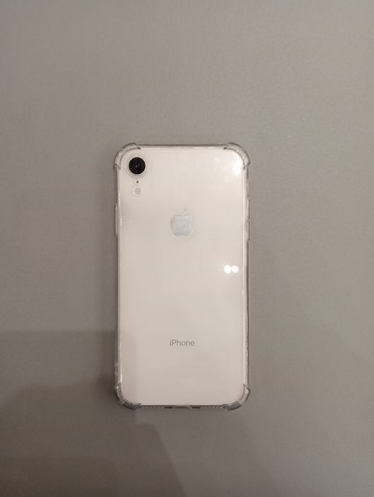 iPhone xR 64 gigabyte. Белый цвет