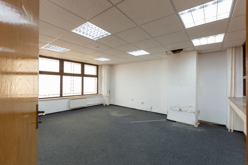 Spatiu comercial ( fost sediu banca BCR) 540 mp2,