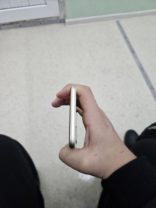 Продам айфон 7плюс