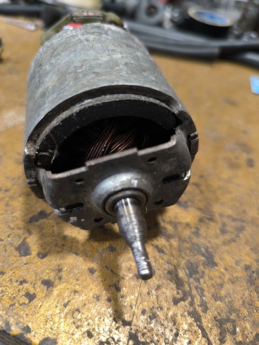 Ел двигател 12v ot Голф 2