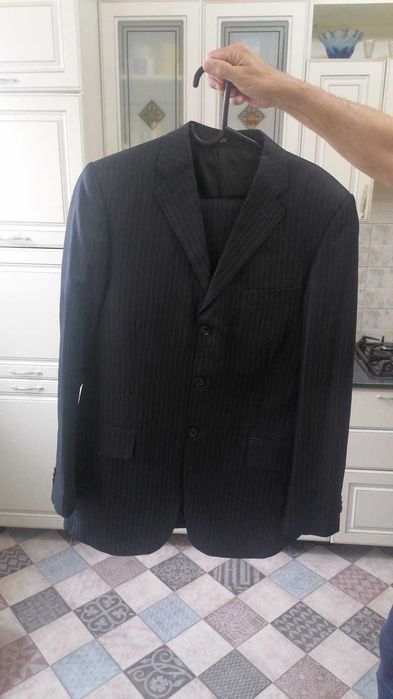 Одежда новая, костюмы, рубашки