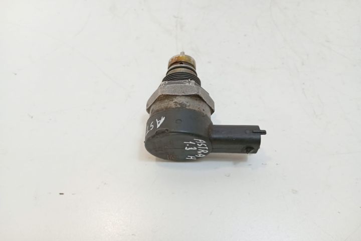 Regulator presiune combustibil 0281002507 Alfa Romeo 147  seria