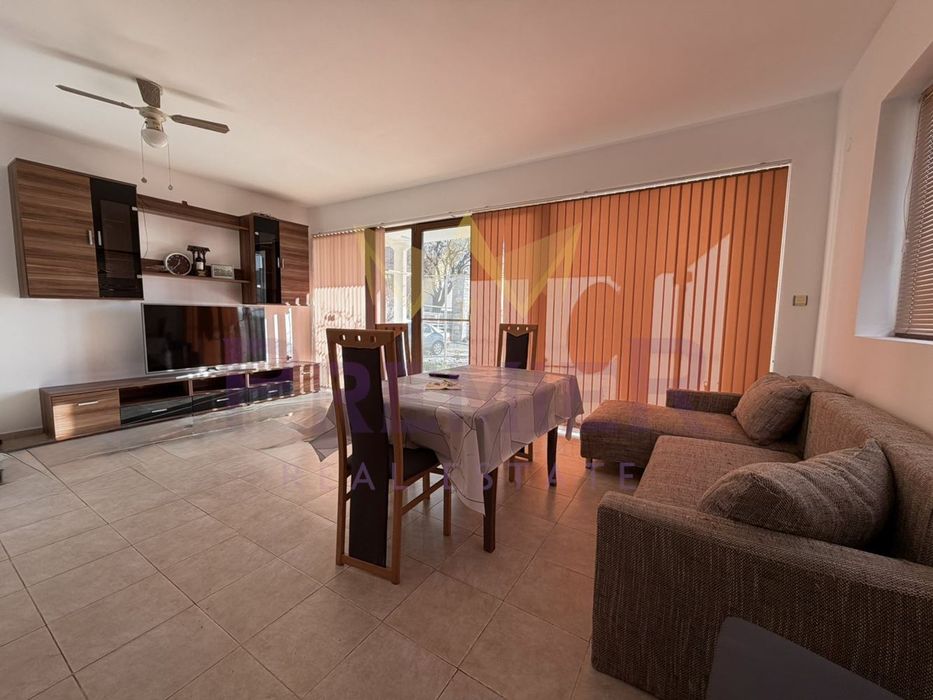 Дава се под наем Етаж от къща в Варна, Бриз - 120 кв.м за 797.64 € - Снимка #2