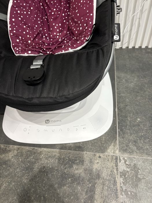 Шезлонг -люлка 4 moms