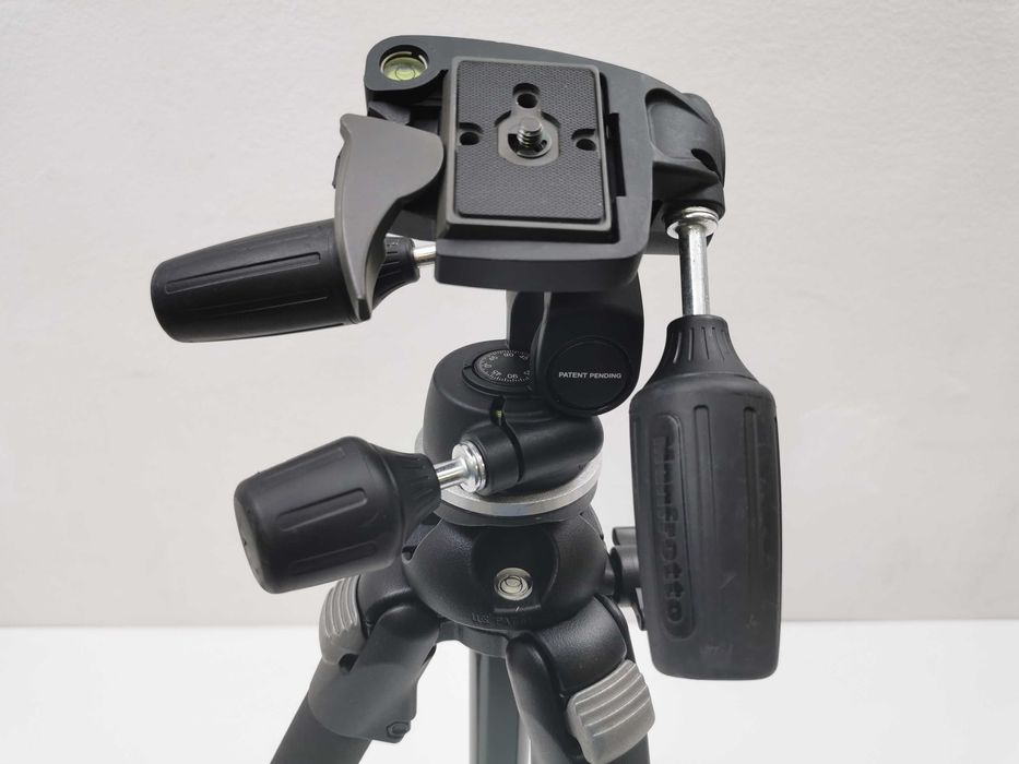 Manfrotto 190PROB + Manfrotto 804RC2 статив за фотоапарат