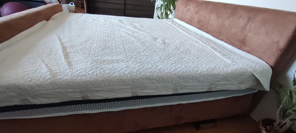 Тапицирана спалня за матрак 180/200 или 200/200
