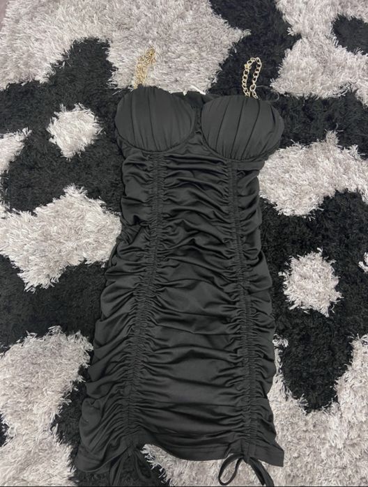 Rochie mulata cu bretele aurii