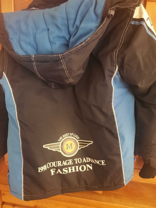 Geaca iarna baieti 10-14 ani, cu gluga, in stare foarte buna